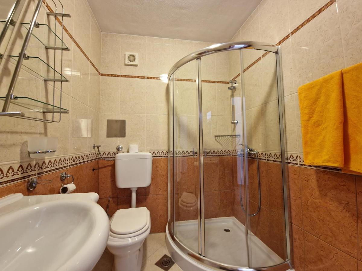 Apartments Lacic 3 Crikvenica Bagian luar foto